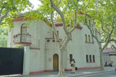 上海武康大樓這樣的歷史建筑更換了掛牌信息，是上海一群中職學生提了建議