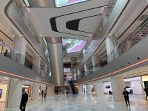 南京西路上多了個“水晶魔方”！時隔一年多，中信泰富廣場完成改造回歸