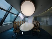 漢口路解放大廈賦能智慧辦公，俯瞰黃浦江共享會議空間