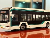 上海百年無軌電車將“換裝”，四種方案你喜歡哪一個？
