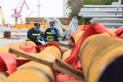 吳淞海關提前組織工作人員“封閉”在崗,保障進出口不停擺 吳淞海關提前組織工作人員“封閉”在崗,保障進出口不停擺