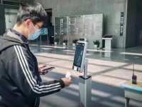 這段時間,上海不少企業、園區、商超增加了新“門衛”,原來是它 這段時間,上海不少企業、園區、商超增加了新“門衛”,原來是它