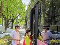 浦東首條復工復產定制公交開出，提供“點對點”直送服務