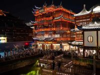 演繹老城廂民俗和東方生活美學，上海豫園商城“月神游”開場