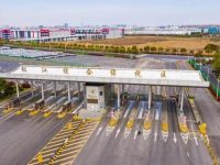 千余高端進口車保稅存儲緩尷尬,企業出口雖降利潤反增?上海外貿“擠”出增長 千余高端進口車保稅存儲緩尷尬,企業出口雖降利潤反增?上海外貿“擠”出增長