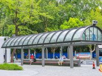 中山公園改造，空間本就不富裕的老小區要往里退2米，打動居民們的是……