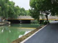 村道提檔升級，小區坡道穿“雨衣”，滬郊多處進行“最后一公里”改造