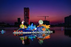 南上海最大燈會啟幕,莘莊商圈、主干道沿街、春申湖廣場齊亮燈,為期20天 南上海最大燈會啟幕,莘莊商圈、主干道沿街、春申湖廣場齊亮燈,為期20天