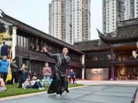 上海新地標打造體驗新場景，天后宮演戲，蘇河灣中心聊戲