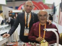 “愿中國幸運長相伴”,意大利珠寶商人馬可和齊洛來到消博會 “愿中國幸運長相伴”,意大利珠寶商人馬可和齊洛來到消博會