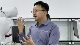 他是手術機器人前沿領域的“弄潮兒”，用更多國產醫療器械造福病人