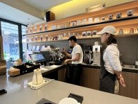 上海古鎮邊的手沖咖啡店：上海阿姨組隊買咖啡豆，有人剛下飛機就來喝