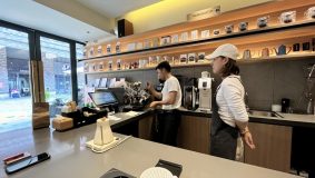 上海古鎮邊的手沖咖啡店:上海阿姨組隊買咖啡豆,有人剛下飛機就來喝 上海古鎮邊的手沖咖啡店:上海阿姨組隊買咖啡豆,有人剛下飛機就來喝