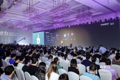 讓金融大模型超越“實習生”？不透隱私算出張三李四誰更有錢？上海數商出圈了