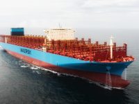 1.55萬箱集裝箱船首制船交付，滬東中華上半年接單200億元