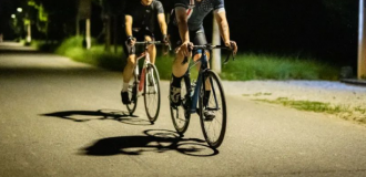 這座公園開放夜騎,約嗎? 這座公園開放夜騎,約嗎?