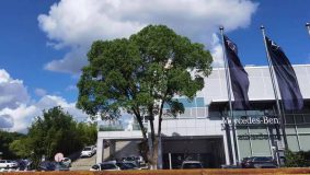 上海，外環高速邊一條1公里馬路，何以成為億元名車坊?